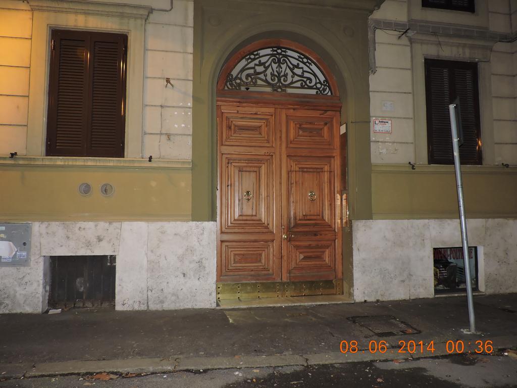 Living Rome Ottaviano B&B エクステリア 写真