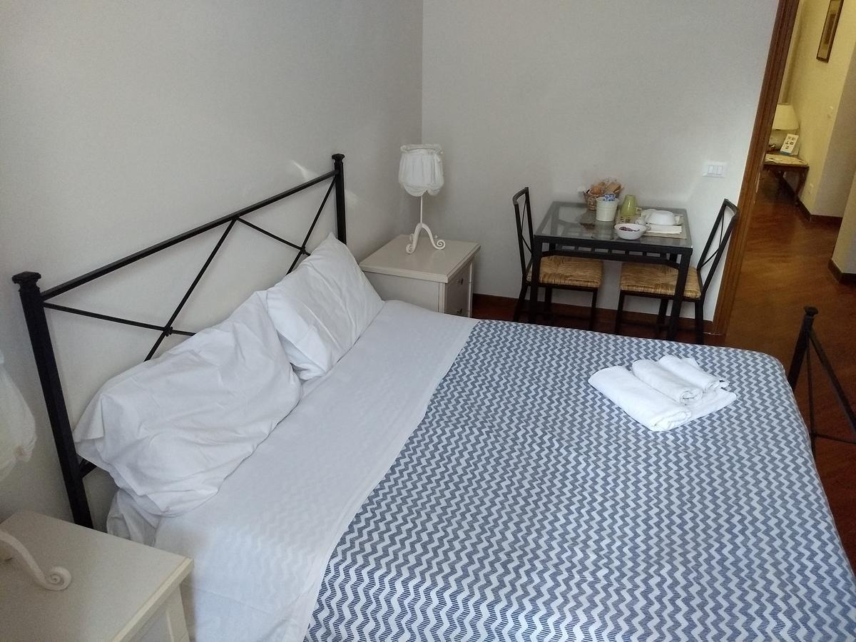 Living Rome Ottaviano B&B エクステリア 写真